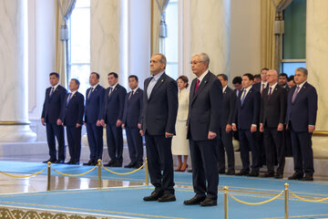 استقبال رسمی از پزشکیان در کاخ ریاست جمهوری قزاقستان+ عکس