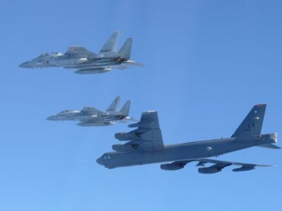 ژاپن و بمبافکن های B-۵۲ آمریکا رزمایش هوایی برگزار کردند