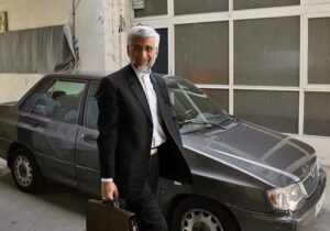 شاکی شدن سعید جلیلی از پرداختن به ماجرای ضد گلوله شدن پرایدش و دفاع از خود؛ اینها نقاط قوت هستند!/ دنبال این هستند که بنز سواری خودشان را توجیه کنند