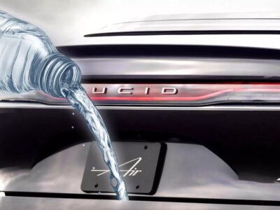 بطری آب دوباره مشکل آفرید / خسارت ۲ میلیاردی به خودروی آمریکایی