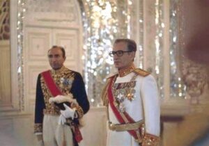 خاطرات علم: ترس سفیر آمریکا از این است که ما از روسها اسلحه بخریم