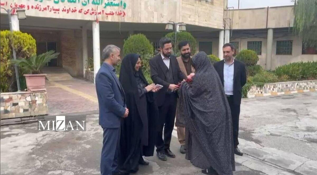 گلی کوهکن از زندان آزاد شد/ عکس