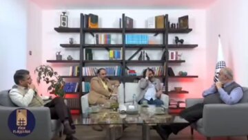 ببینید | افشاگری حسام الدین آشنا: برخی می‌خواستند با بالن در آسمان تهران، مردم را شنود کنند! / من مسئولی را دیدم که توانایی خواندن پیامک نداشت!