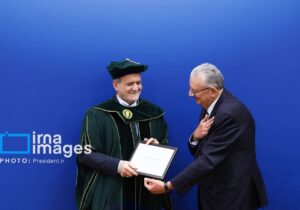ببینید | رئیسجمهور از دانشگاه نظربایف قزاقستان دکترای افتخاری گرفت