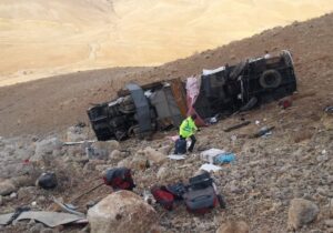 ببینید | تصاویری از واژگونی اتوبوس مسافربری در مسیر سمیرم به یاسوج