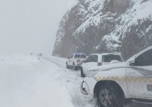 برف و لغزندگی در برخی جاده‌ها؛ محدودیت‌های ترافیکی ۲۱ آذر اعلام شد