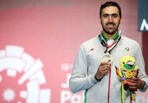 ببینید | سوپرایز ویژه علی پاکدامن ملی پوش شمشیربازی با حضور مادرش روی آنتن زنده