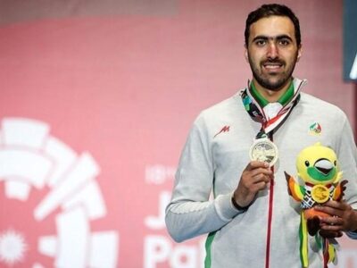 ببینید | سوپرایز ویژه علی پاکدامن ملی پوش شمشیربازی با حضور مادرش روی آنتن زنده