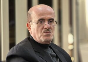 لاهوتی اعلام کرد:سازمان چای به قوت خود باقی می ماند اما تصدی ها را به بخش خصوصی واگذار خواهد کرد