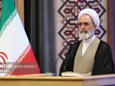 امام جمعه قم:نگاه اسلام به ساختار زن، مرد و نهاد خانواده یک نظریه مستحکم است/ تصور اینکه فشارها جریان مقاومت را ضعیف می کند، توهم است