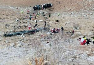 راننده اتوبوس واژگون شده تهران به یاسوج پیدا شد/ عکس