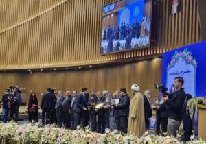 تقدیر از بانوان خیر حوزه سلامت درجشن «کوثر ولایت»/اهدای ۵ آمبولانس توسط بانوان خیر