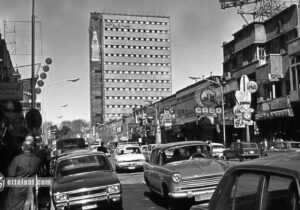 زندگی روزمره مردم تهران در آذر ۱۳۵۴ + عکس