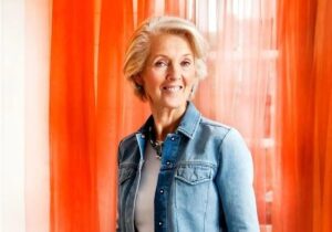 جوآنا ترولوپ در ۸۲سالگی درگذشت