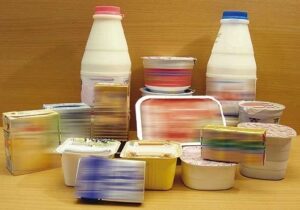 گرانی سرسام‌آور لبنیات، خرید مردم را صفر کرد؟/ شیرهای فروخته نشده در فروشگاه‌ها، به کارخانه‌ها بازگشت