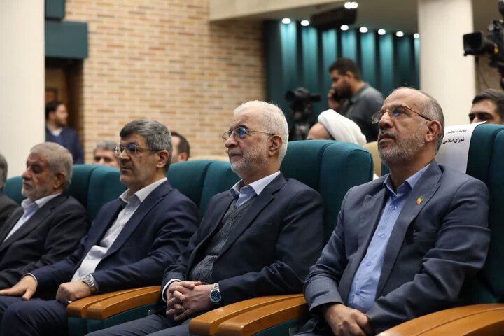 برگزاری نشست شورای اداری استان یزد به ریاست وزیر کشور