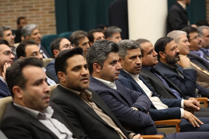 برگزاری نشست شورای اداری استان یزد به ریاست وزیر کشور