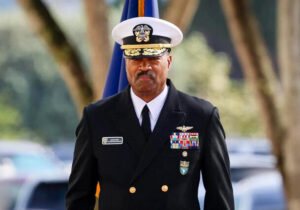 کنارهگیری زودهنگام فرمانده نیروهای آمریکا در آمریکای لاتین