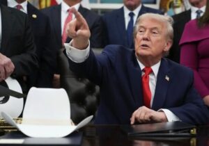 ترامپ بار دیگر به یک خبرنگار زن توهین کرد