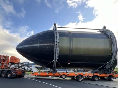 موشک «هیپوی گرسنه» با ارتفاع ۴۳ متر آماده پرتاب میشود