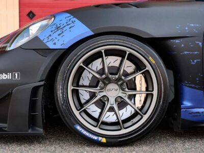 چرا برخی خودروها از ترمزهای سرامیکی استفاده می‌کنند؟