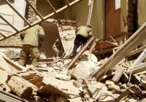 ببینید | ریزش ناگهانی یک مجتمع مسکونی در نجف