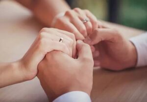 چگونه شوهرم را به خود علاقمند نگه دارم؟