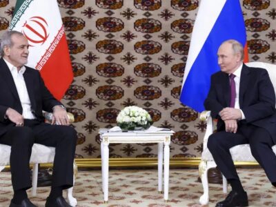 ببینید | ویدیو پربازدید از یاداشتبرداری پزشکیان از صحبتهایی پوتین