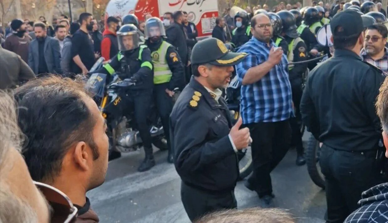 حاشیه های فوت یک وکیل در مشهد چگونه پای اپوزیسیون را به ماجرا باز کرد؟ حاشیه های فوت یک وکیل در مشهد چگونه پای اپوزیسیون را به ماجرا باز کرد؟