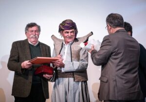 نکوداشت مستندساز عاشق ایران برگزار شد/ اهدای نشان فیروزه سینماحقیقت به فرهاد ورهرام