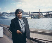 عکس/ نعمت آغاسی با لباس کُشتی در حال فیگور گرفتن در ۳۰ سالگی؛ دهه ۴۰