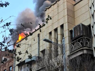 ببینید | آتشسوزی گسترده در سینمای متروکه مهار شد