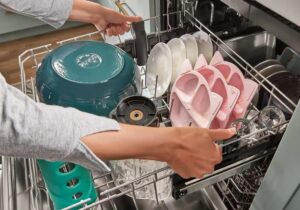 علت تمیز نشستن ماشین ظرفشویی چیست؟ نحوه رفع آن