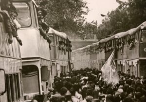 ۵۰ هزار تهرانی راهی جنگ شدند؛ آذر ۱۳۶۴ +گزارش تصویری