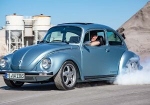 فولکس قورباغهای با موتور تسلا / ترکیب نوستالژی با شوک الکتریکی