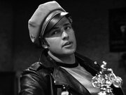 مارلون براندو:  اگر ذره‌ای شجاع بودم خودم را می‌کشتم/ روی زمین شغلی احمقانه‌تر از هنرپیشگی نیست/ تبعیض نژادی به‌شدت مورد نفرت من است