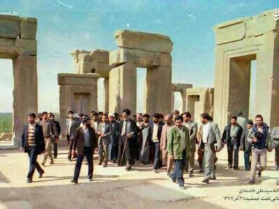 بازدید آیتالله خامنهای از تخت جمشید + دستخط یادبود؛ آذر ۱۳۶۷