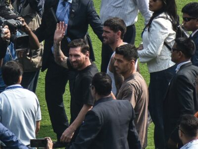 عکس | لیونل مسی در کثیف‌ترین رستوران هند!