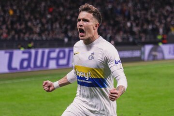 دنیس اکرت مچ کاپیتان تیم‌ملی را خواباند! 