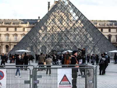 موزه لوور پاریس در آستانه تعطیلی/ کارکنان اعتصاب کردند