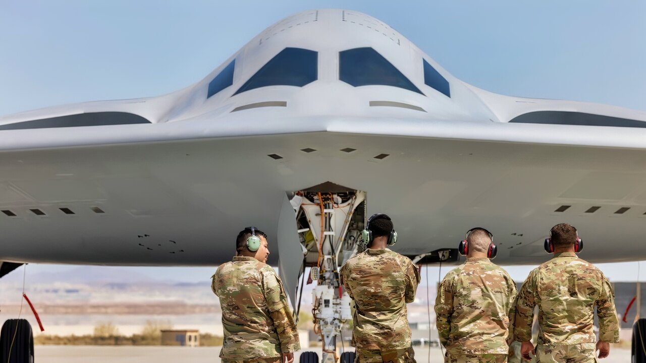 کابوس B-۲۱ به میدان آمد / کدام متحدان روسیه آن را دریافت میکنند؟ کابوس B-۲۱ به میدان آمد / کدام متحدان روسیه آن را دریافت میکنند؟