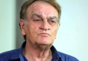 عکس/ فتحعلی اویسی اسلحه به دست در ۴۸ سالگی؛ سال ۷۲