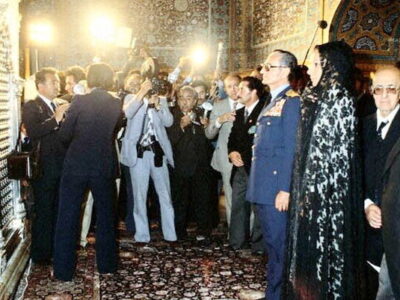 خاطرات علم: شاه گفت نایب‌التولیه آستان قدس مشغول دزدی است!