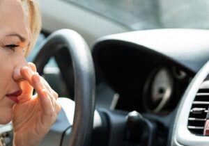 علت بوی سوختگی بخاری ماشین چیست و چه زمانی باید نگران شویم؟