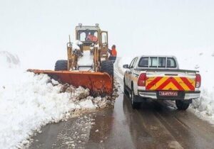 انجام عملیات برفروبی ۵ هزار و ۵۰۵ کیلومتر باند در محورهای چهارمحال و بختیاری