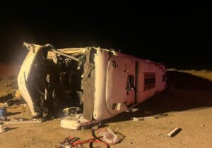 واژگونی مرگبار اتوبوس در محور نطنز/ آمار جان باختگان