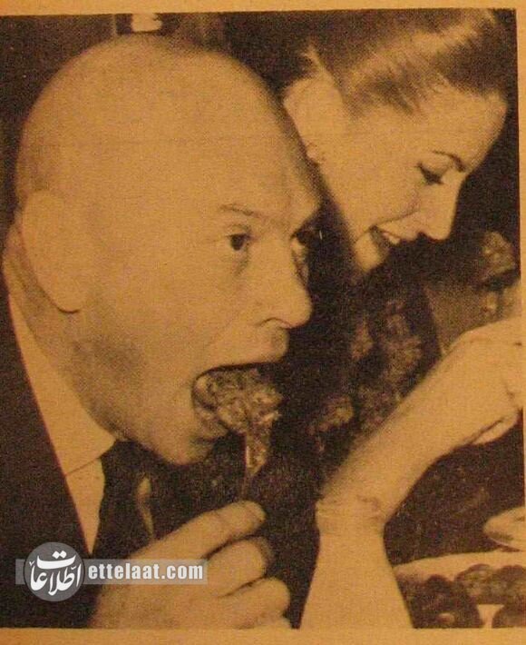 بازیگر مشهور هالیوود در تهران چلوکباب خورد و از اصفهان گز سوغاتی برد! +عکس‌