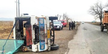 واژگونی مینی‌بوس حامل دانش‌آموزان/ آمار مصدومان