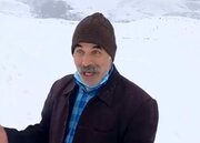 ببینید | ذوق شدید پیرمرد یزدی پس از بارش برف