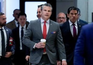 رسوایی شرمآور دیگری برای وزیر جنگ آمریکا / عکس